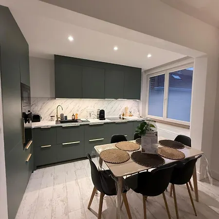 Casa - T4, Proche *